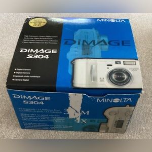Minolta Dimage S304 digital camera open box